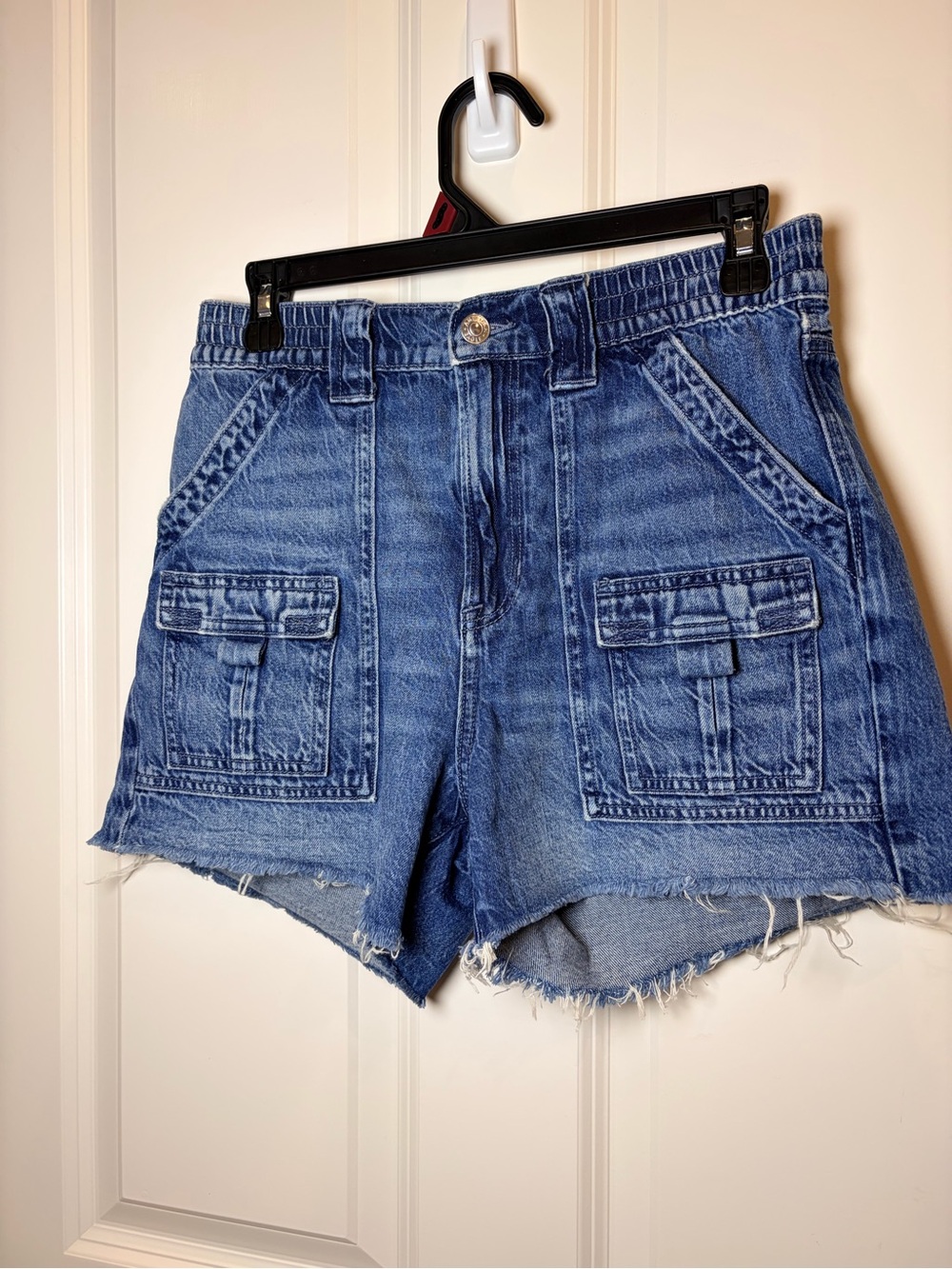 Pre-loved American Eagle Highest Rise '90s Boyfriend Denim Shorts Size:2